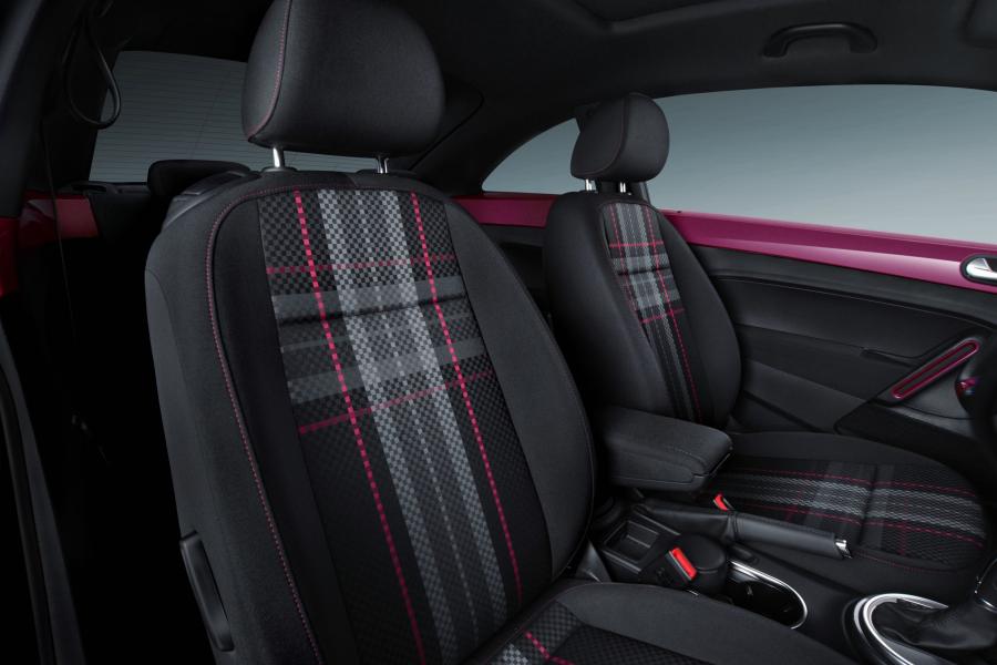 Интерьер Volkswagen Beetle Pink 2016 года  (MX) (фото 4 из 4)